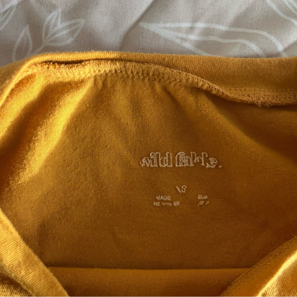 mustard yellow crop tee 🌼 - Picture 2 of 5